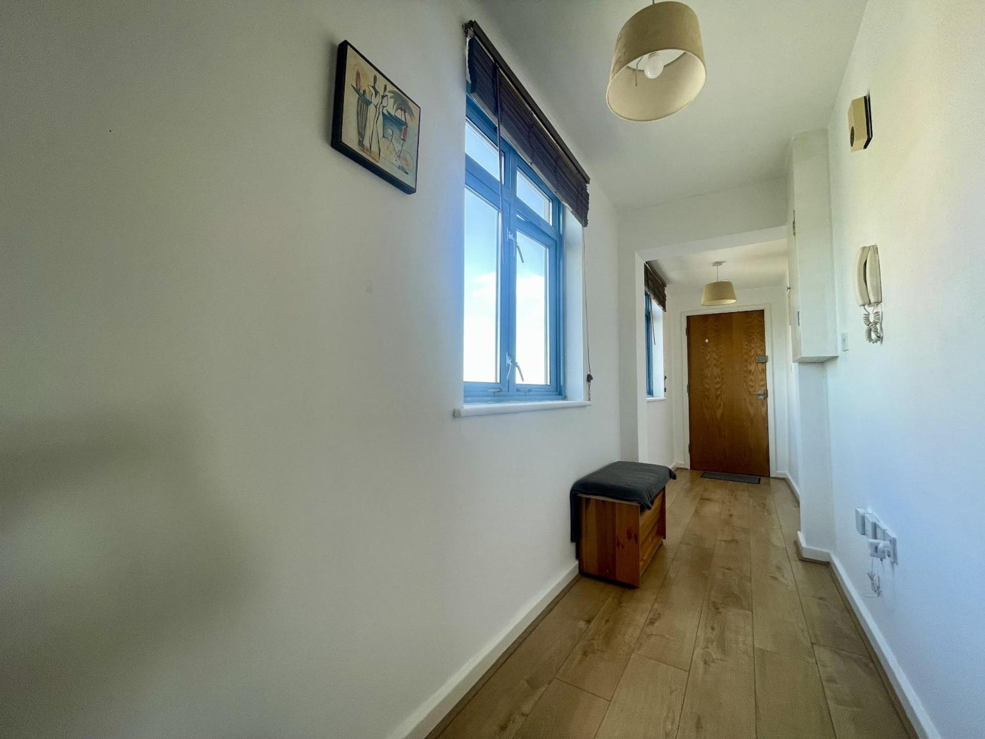 Hk Life Serviced Apartment , City Centre 스윈던 외부 사진